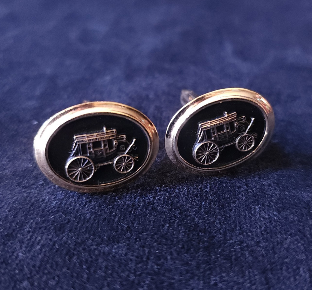 Vintage Wells Fargo Stagecoach Mens Wrist Cufflinks Black and Gold Toned Western